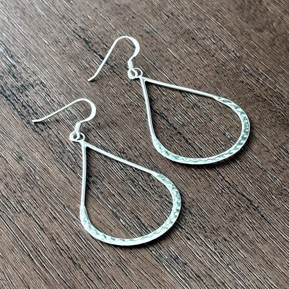 NWT 925 Sterling Silver Teardrop with Hammered Hoop Earrings! Hypoallergenic! - Picture 2 of 5